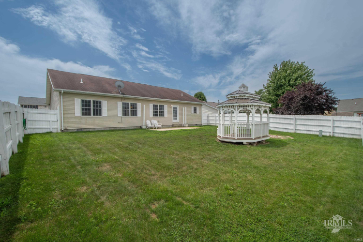 Listing Image 4