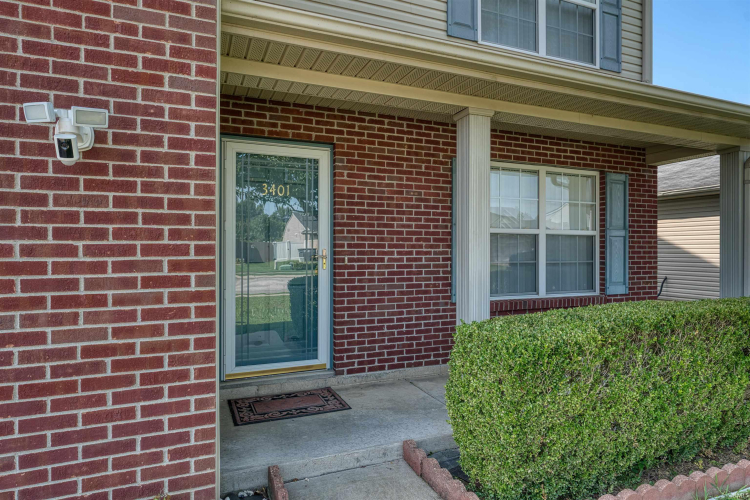 Listing Image 4