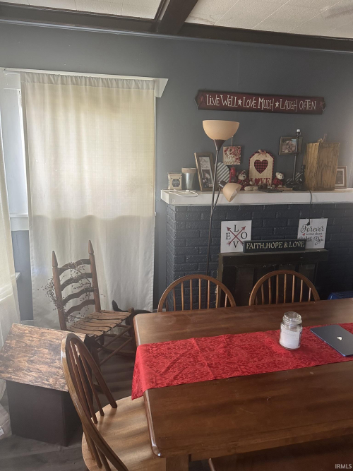 Listing Image 6