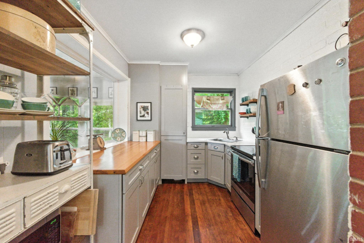 Listing Image 13