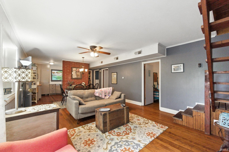 Listing Image 19