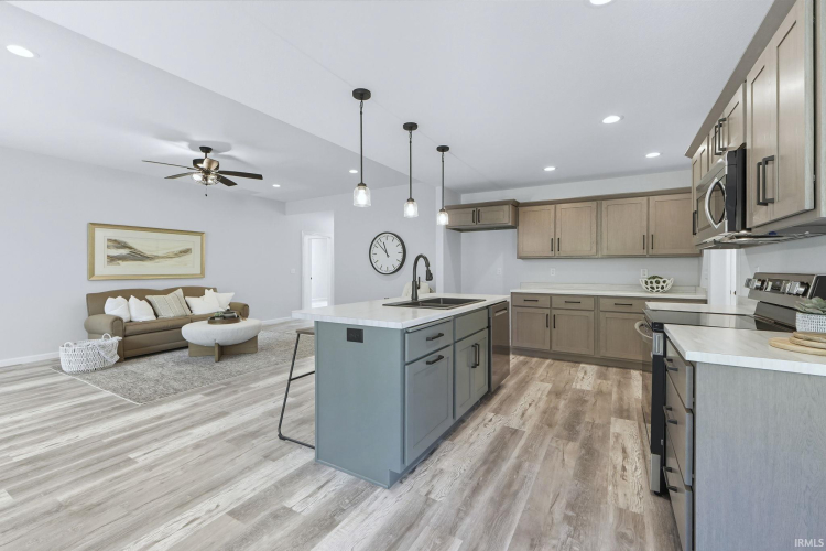 Listing Image 15