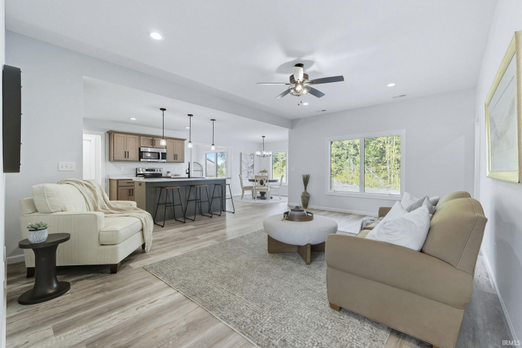 Listing Image 19