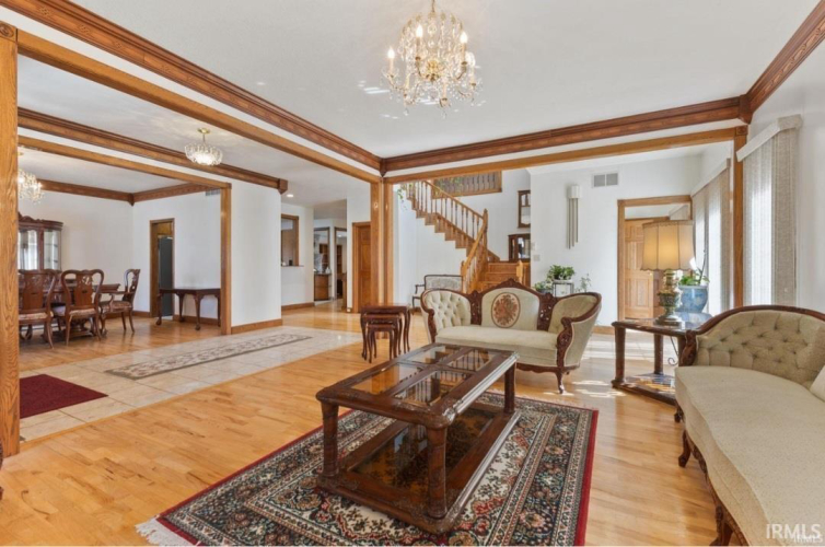 Listing Image 11