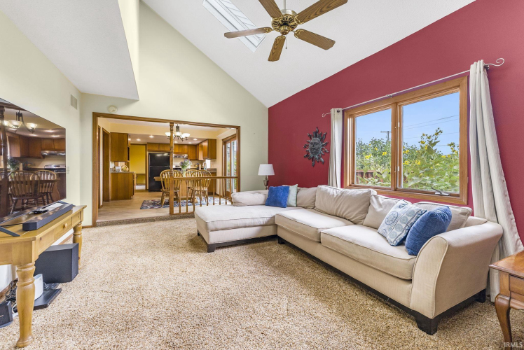 Listing Image 12