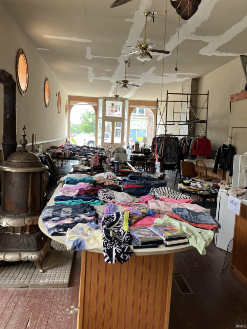 Listing Image 6