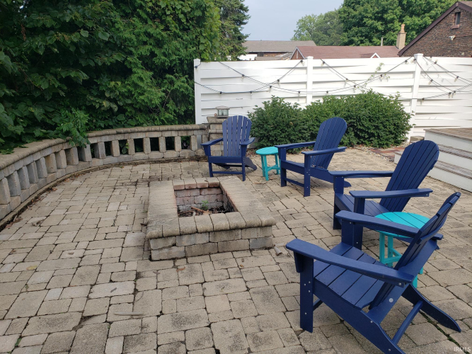 Listing Image 5