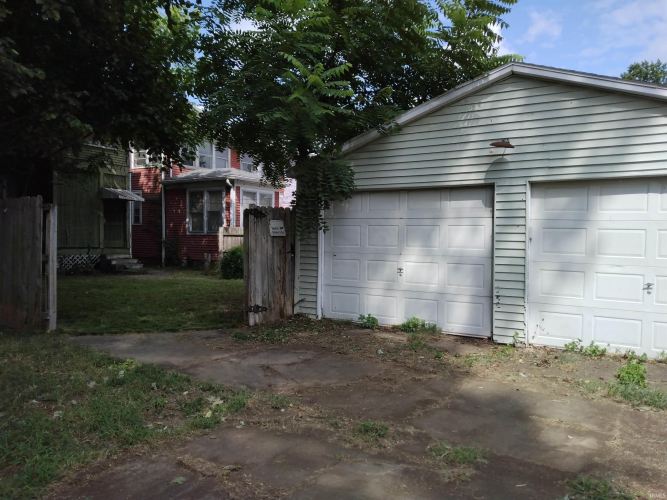 Listing Image 10