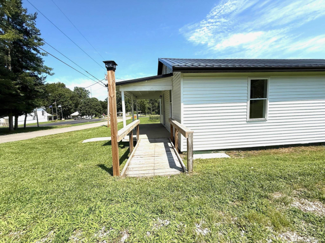 Listing Image 5