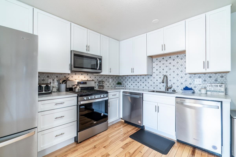 Listing Image 19