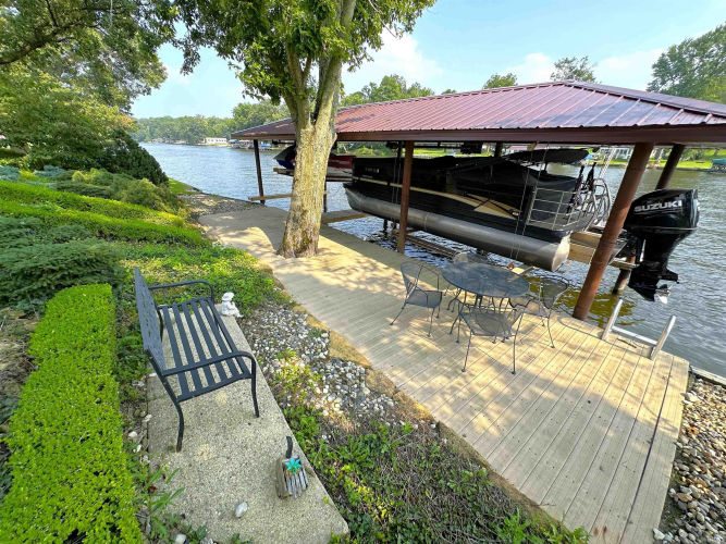 Listing Image 4