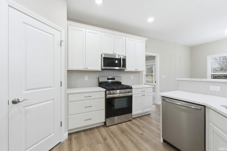 Listing Image 18