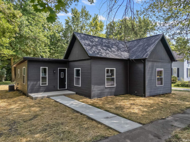 301 S Maple Street North Manchester IN 46962 (House For Sale