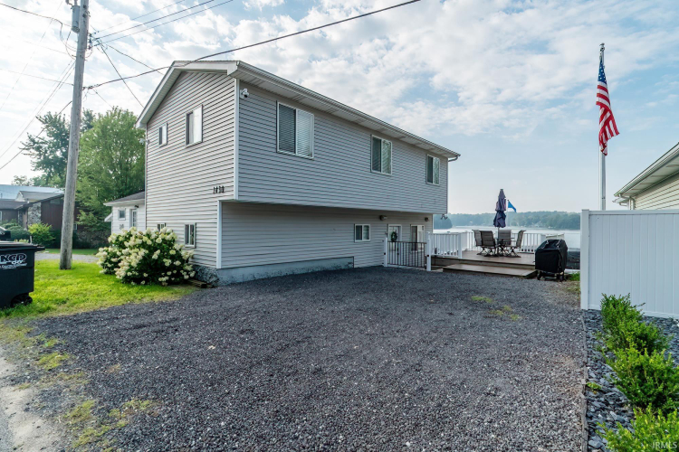 Listing Image 8