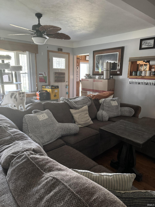 Listing Image 17