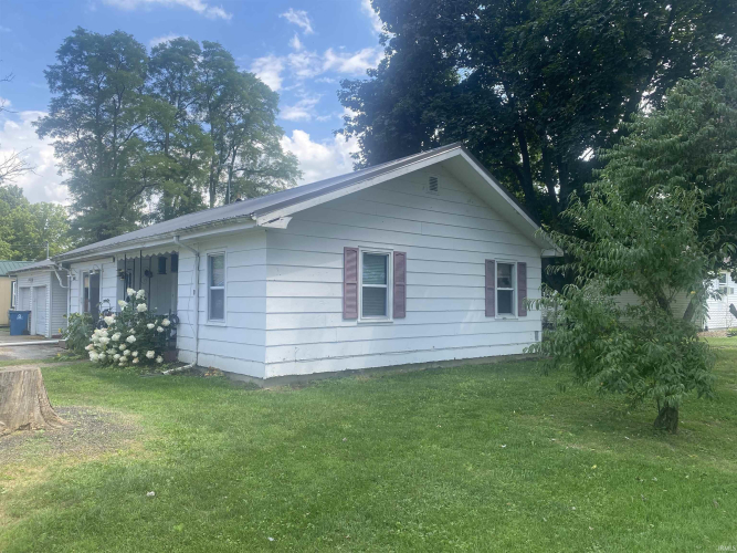 Listing Image 4