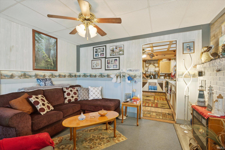 Listing Image 5