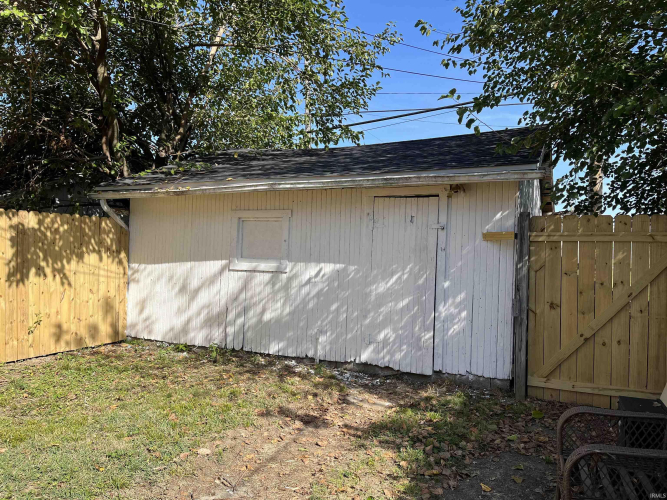 Listing Image 16