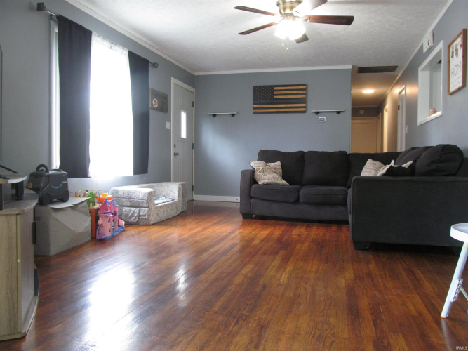 Listing Image 3