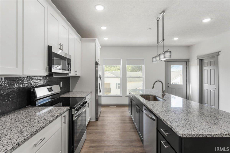 Listing Image 13