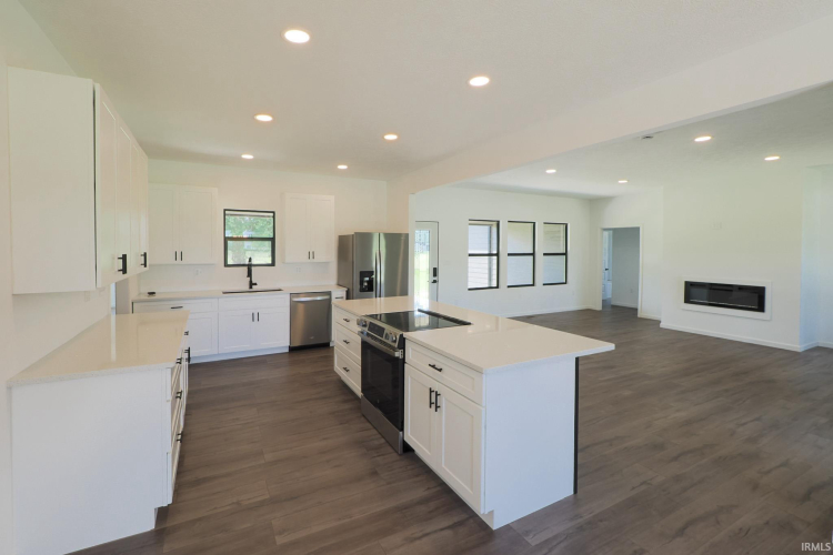 Listing Image 13