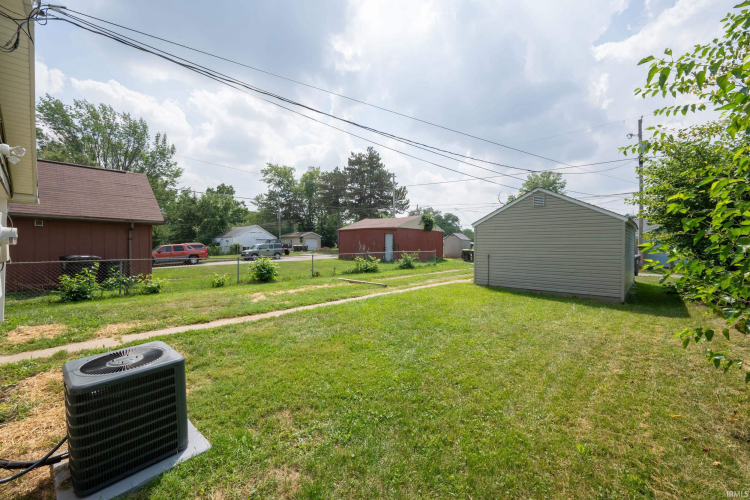 Listing Image 7