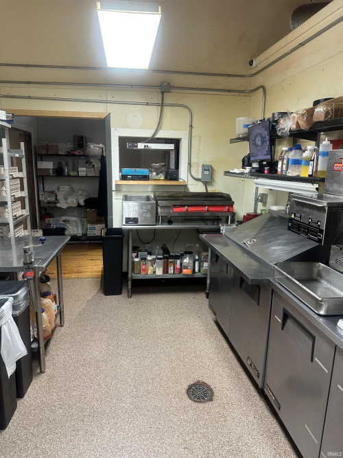 Listing Image 7