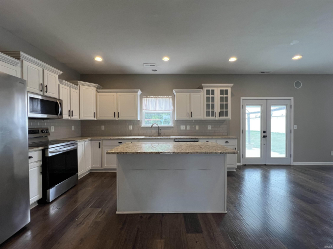 Listing Image 12