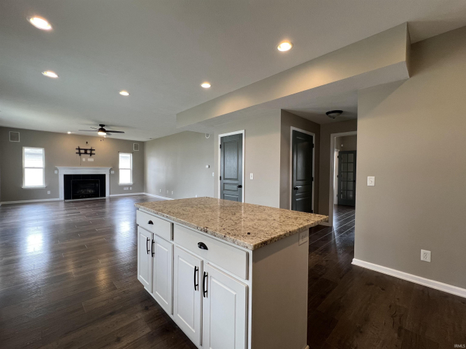 Listing Image 14
