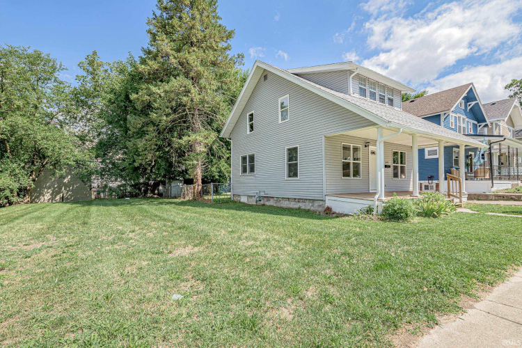 Listing Image 4