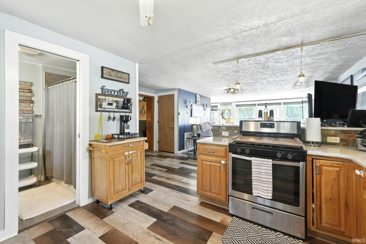 Listing Image 18