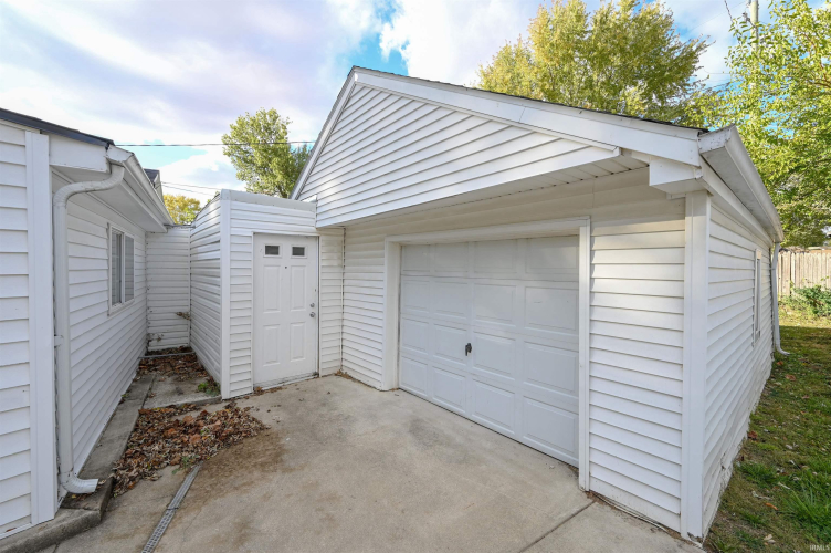 Listing Image 24