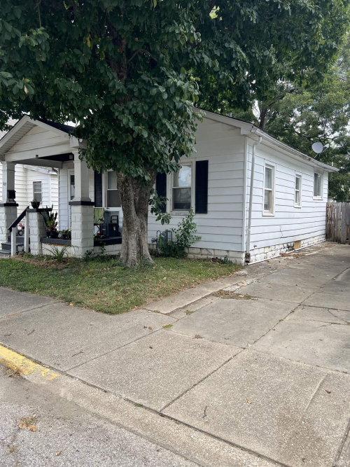 Listing Image 3