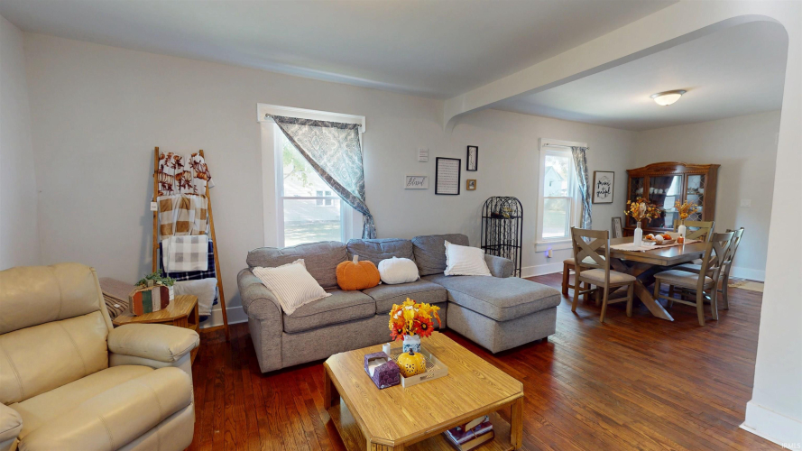Listing Image 15