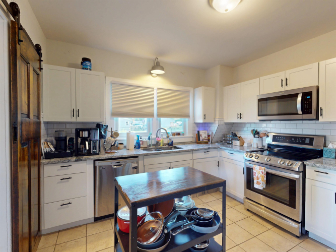 Listing Image 5
