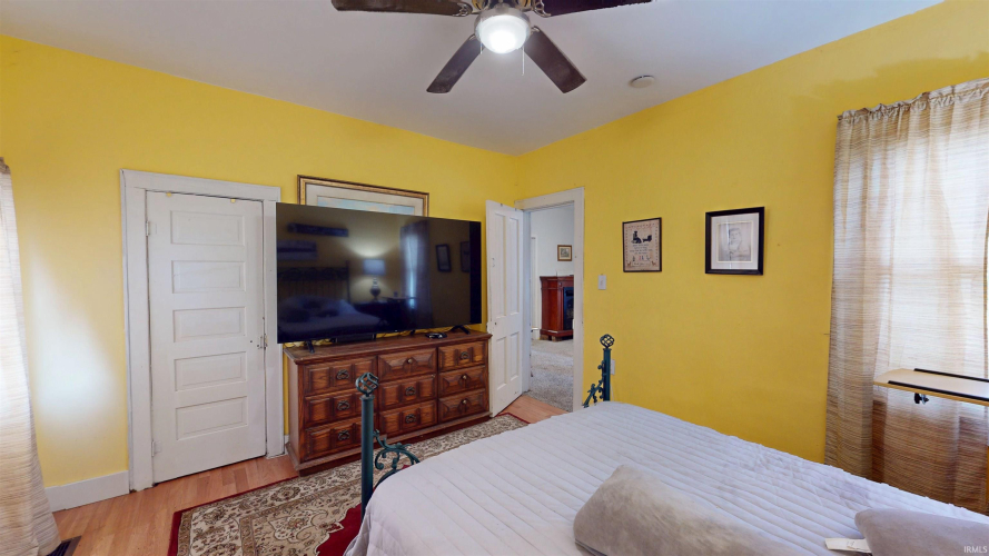 Listing Image 18