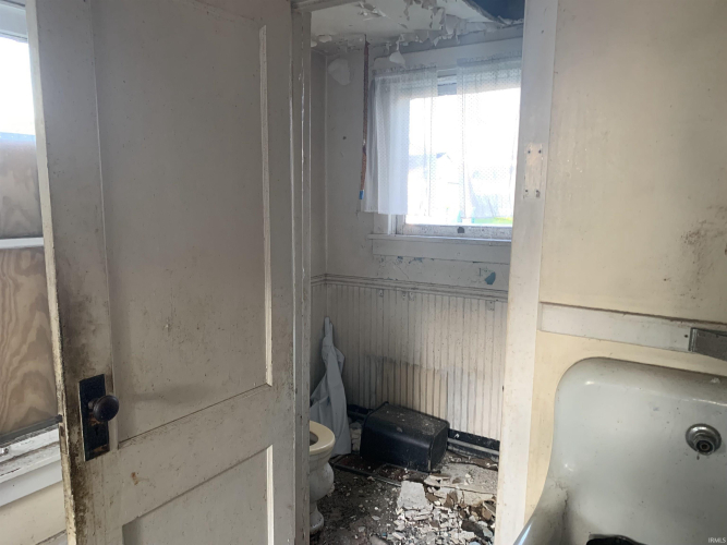 Listing Image 14