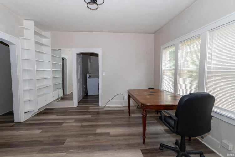 Listing Image 15