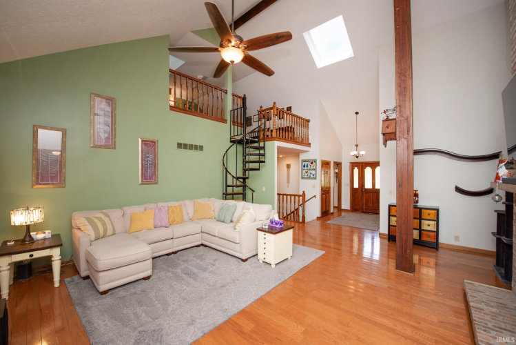 Listing Image 7