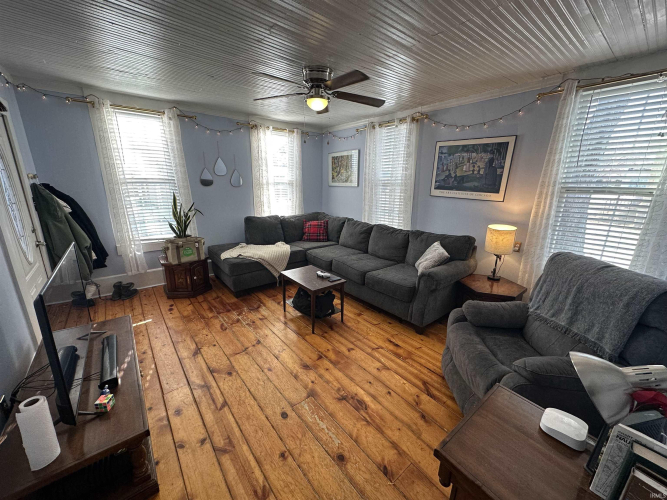 Listing Image 17
