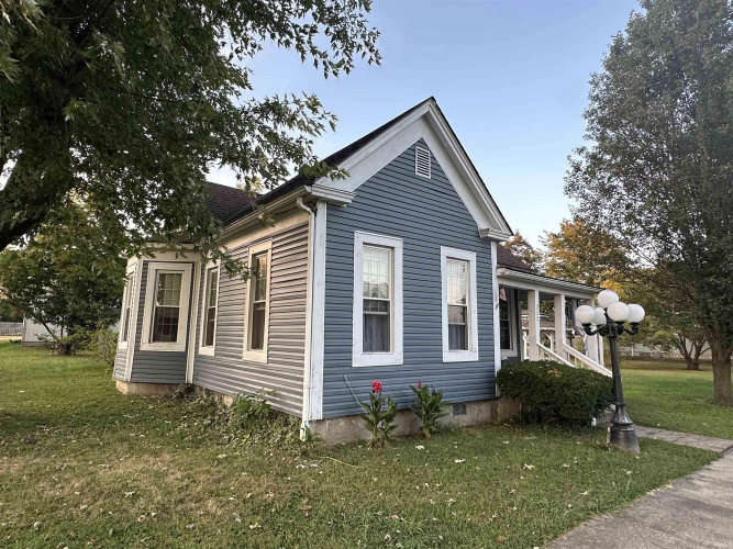 Listing Image 4