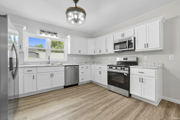 Listing Image 9