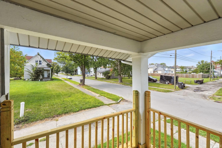 Listing Image 6
