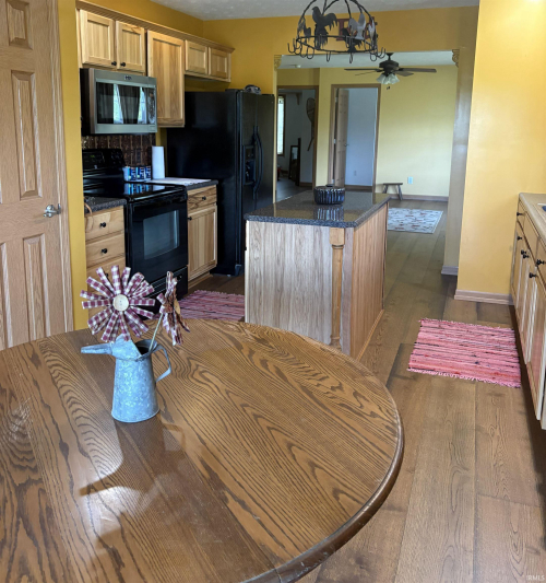 Listing Image 5
