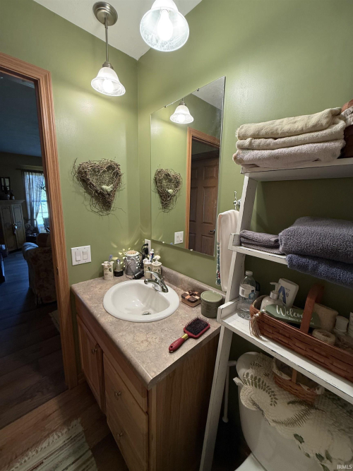 Listing Image 10