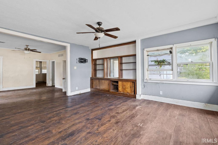 Listing Image 9