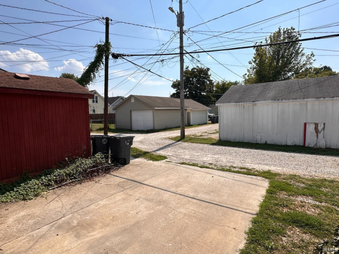 Listing Image 9