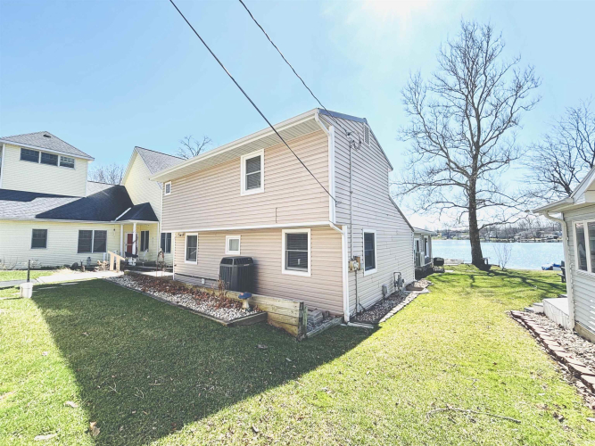 Listing Image 4
