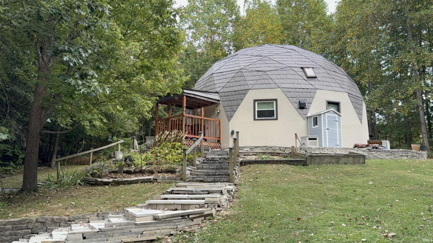 Listing Image 4