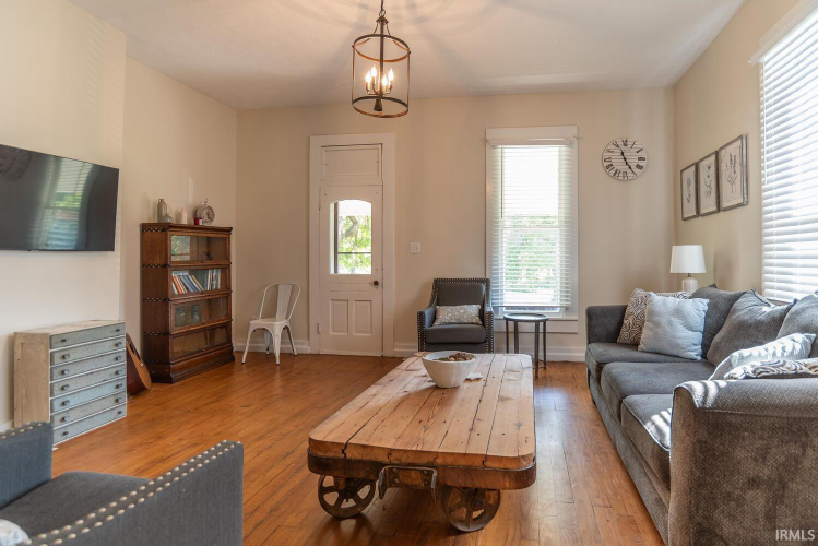 Listing Image 13